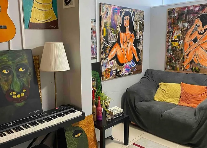 & Cozy Artistic Loft - Walk Everywhere Apartman